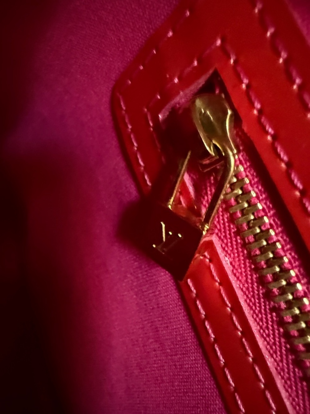 Louis Vuitton Red Vernis Wilshire PM Monogram Patent Tote - Adorable - Picture 6 of 10
